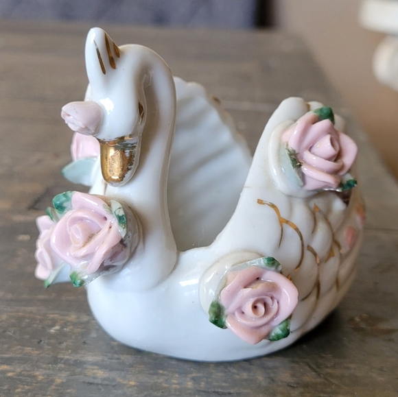 Vintage Lefton China Swan Figurine With Roses Ashtray Trinket Dish Gold Gilt - Picture 4 of 6